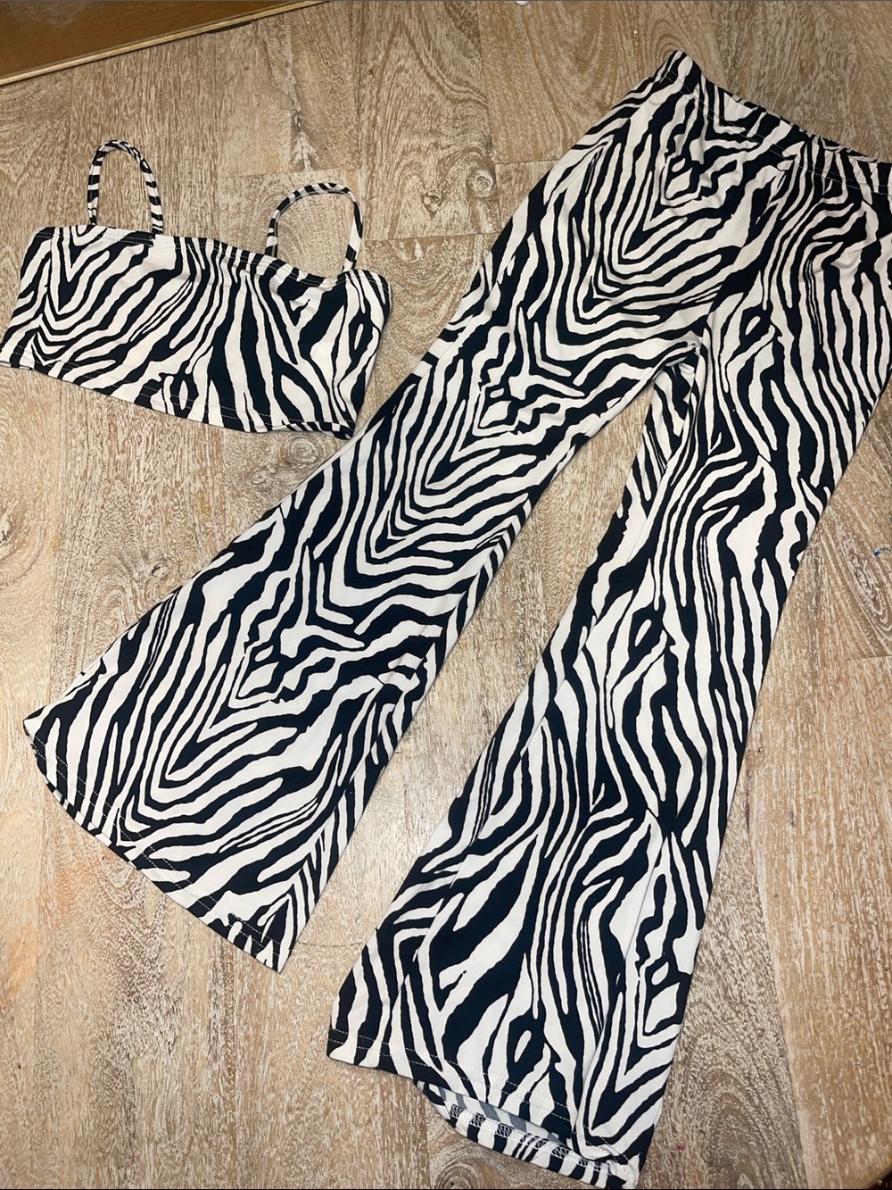Girls size 8 shein Zebra Print Two-Piece Crop Top & Flare Pants Set Black White